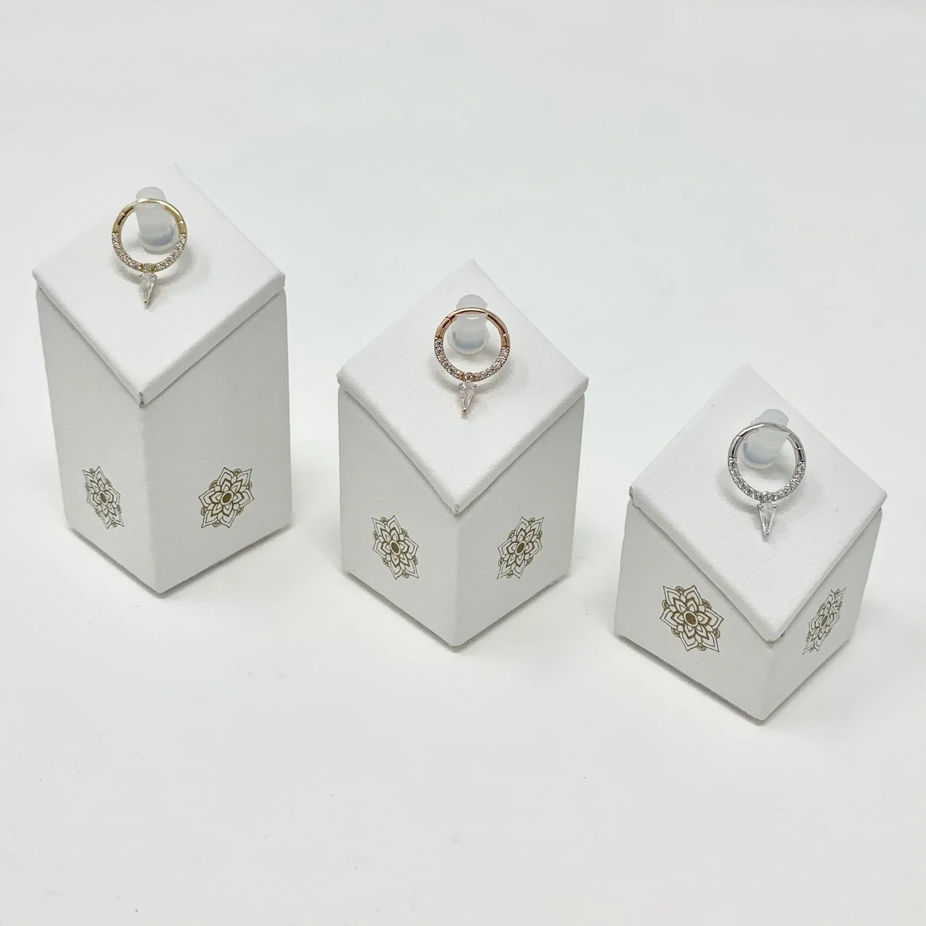 Mini Clicker Display – Vegan Leather Jewelry Stand for Clickers